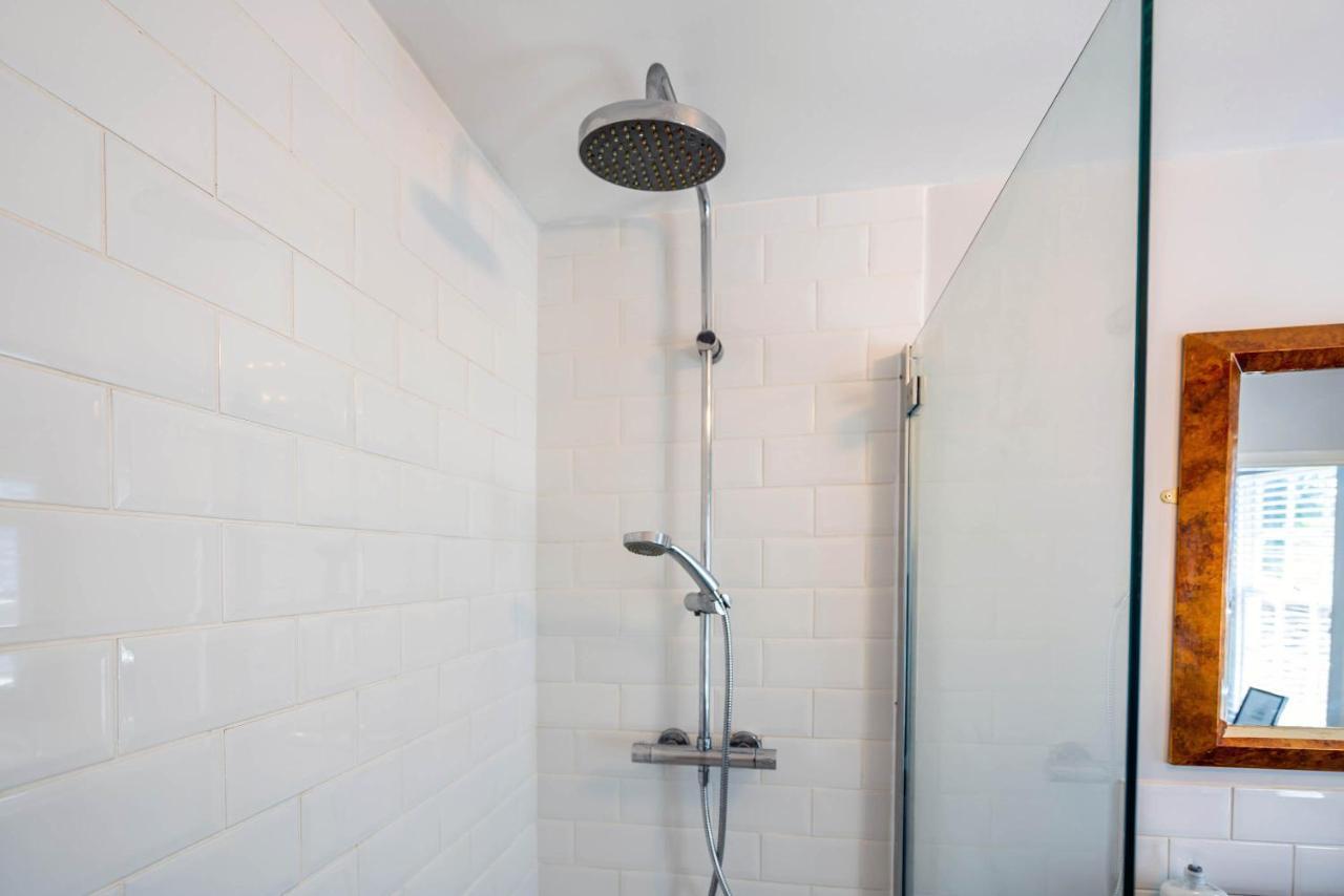 Two Bedroom House In Canterbury City Centre Buitenkant foto